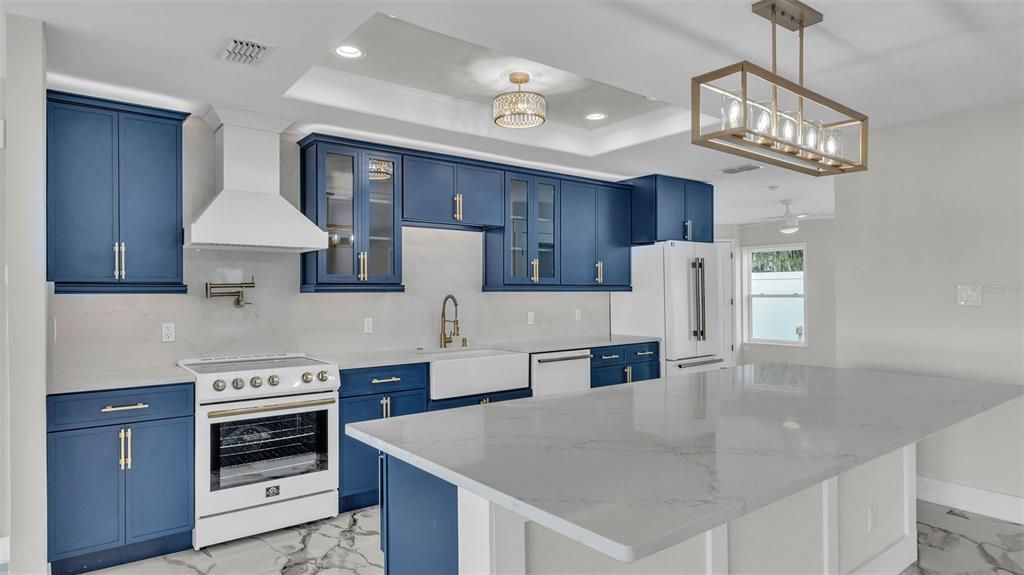 待售: $1,250,000 (5 贝兹, 4 浴室, 3620 平方英尺)