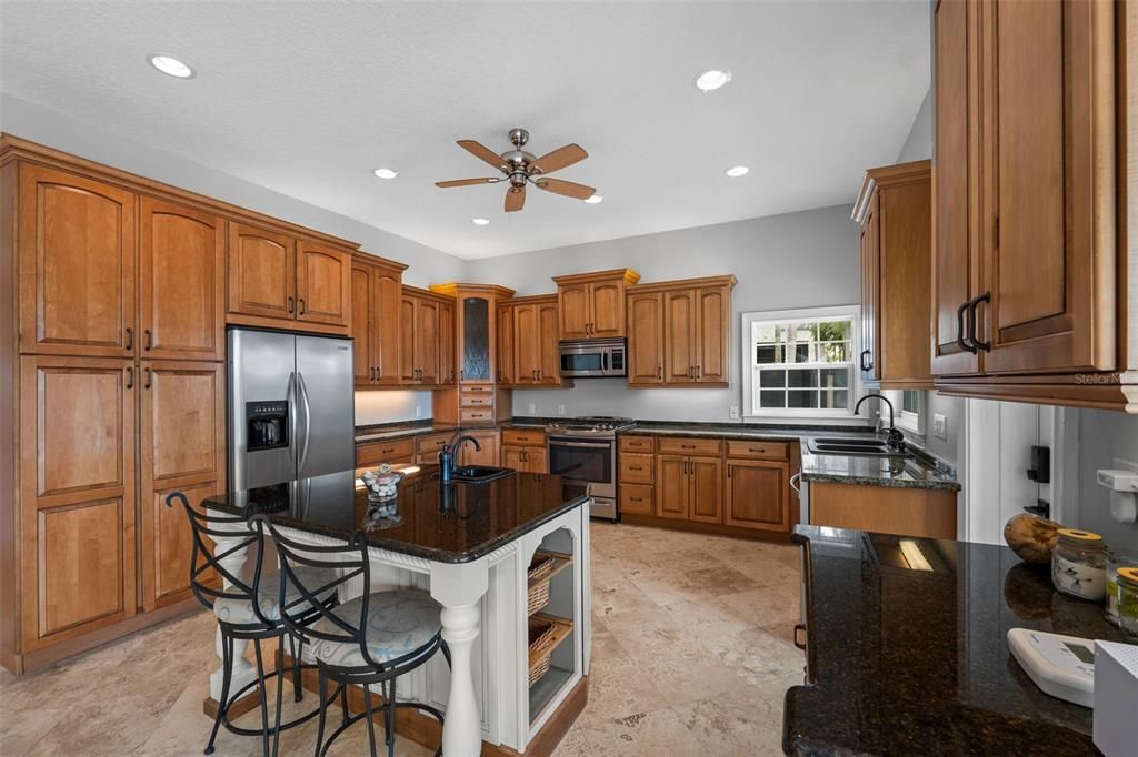 На продажу: $1,900,000 (4 спален, 3 ванн, 3968 Квадратных фут)