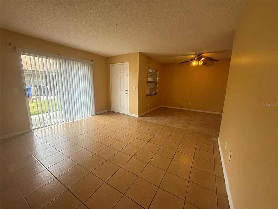 En Renta: $1,550 (2 camas, 2 baños, 1000 Pies cuadrados)