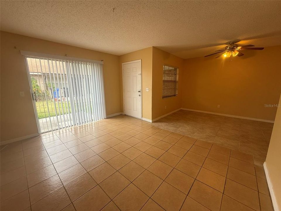 En Renta: $1,550 (2 camas, 2 baños, 1000 Pies cuadrados)