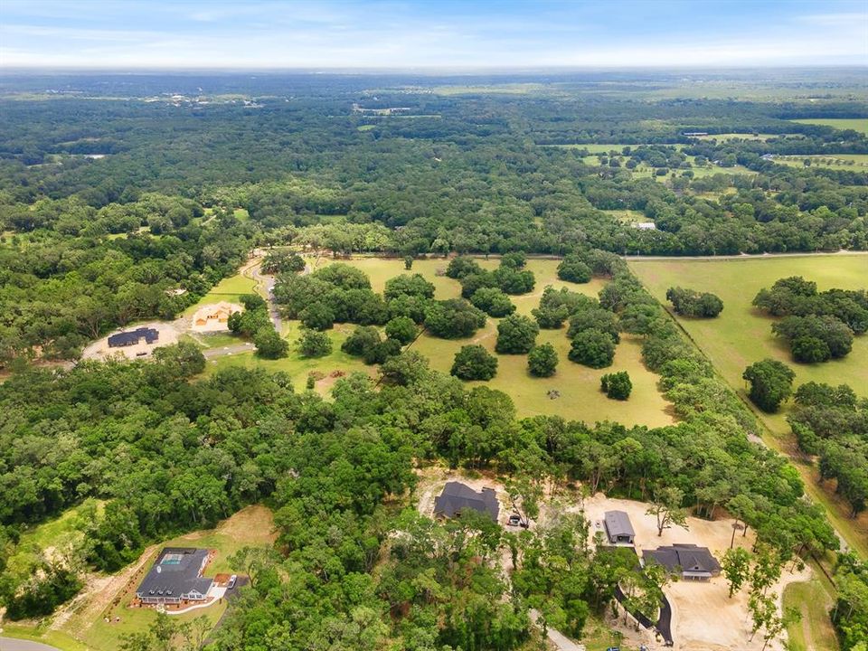 En Venta: $1,500,000 (25.02 acres)