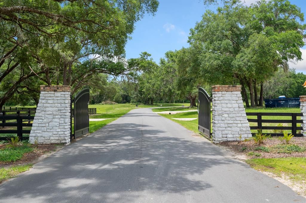 En Venta: $1,500,000 (25.02 acres)