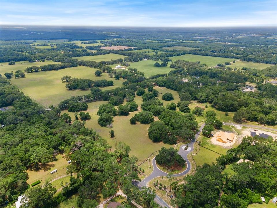 En Venta: $1,500,000 (25.02 acres)