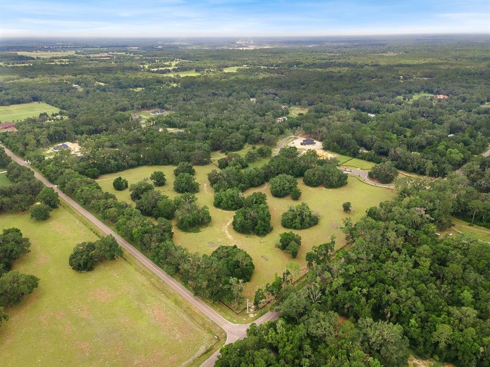 En Venta: $1,500,000 (25.02 acres)