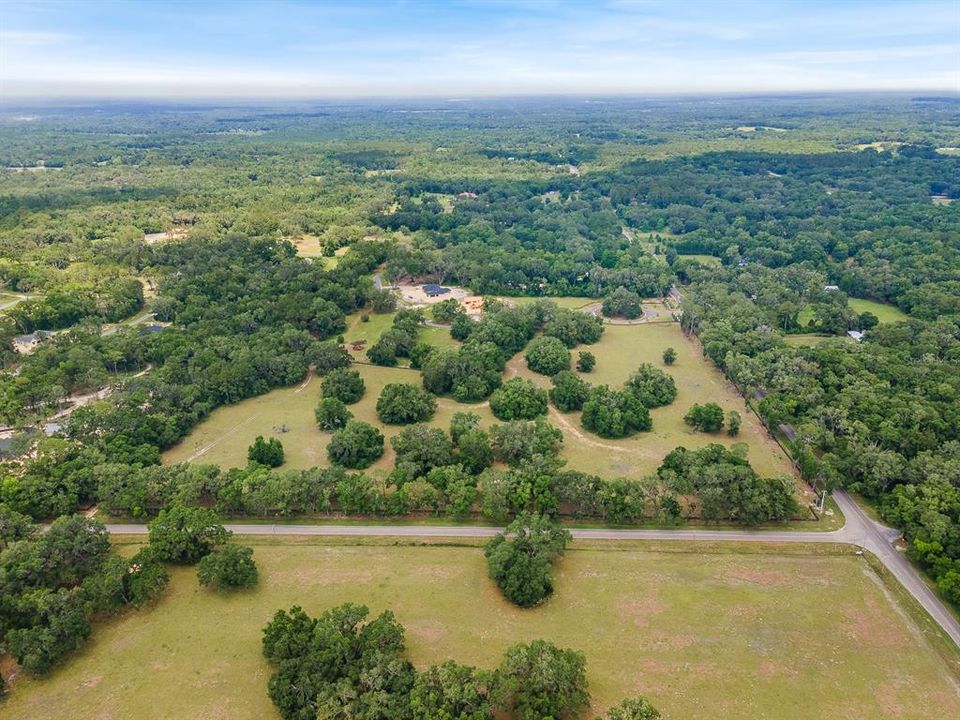 En Venta: $1,500,000 (25.02 acres)