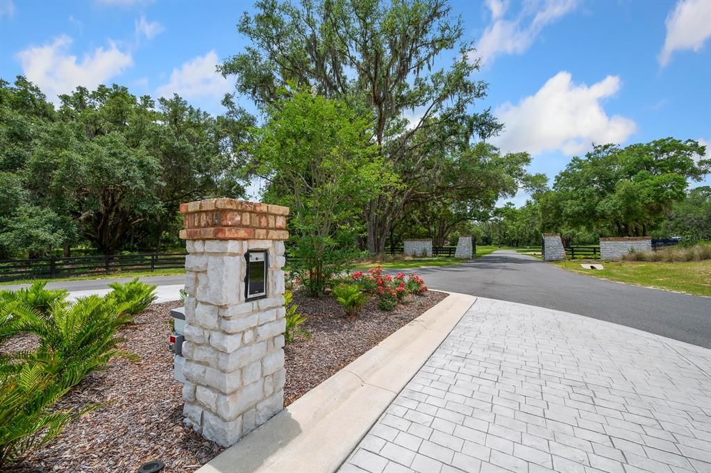 En Venta: $1,500,000 (25.02 acres)