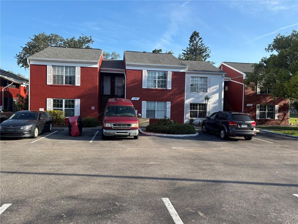 В аренду: $1,275 (1 спален, 1 ванн, 630 Квадратных фут)