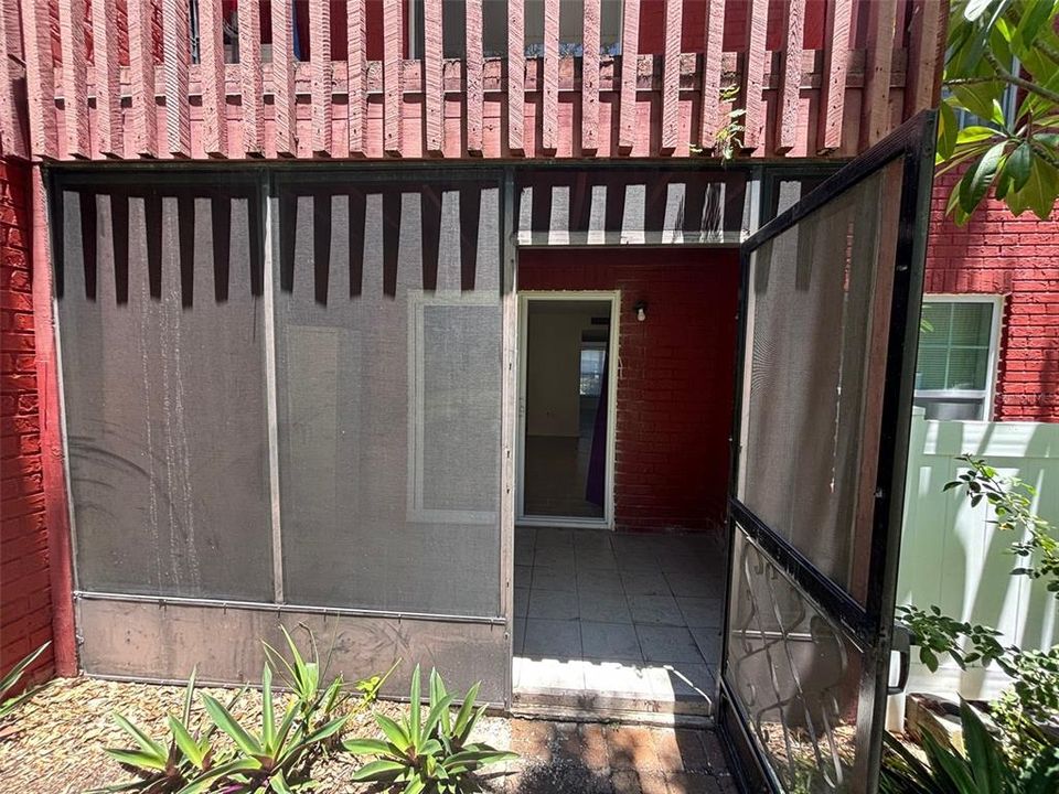 В аренду: $1,275 (1 спален, 1 ванн, 630 Квадратных фут)