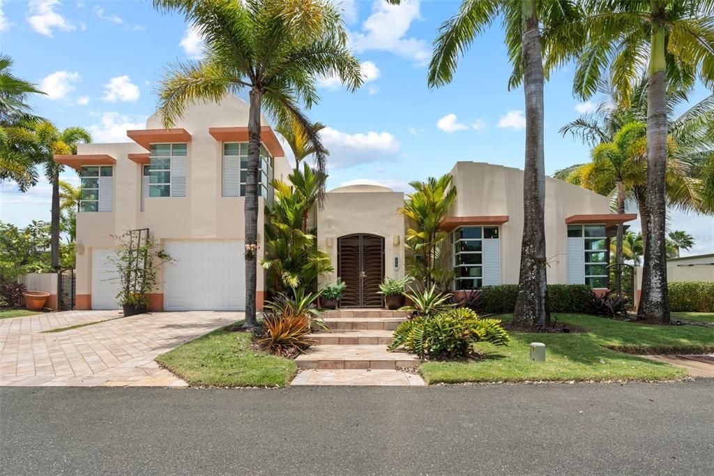 For Sale: $1,750,000 (4 beds, 3 baths, 5426 Square Feet)