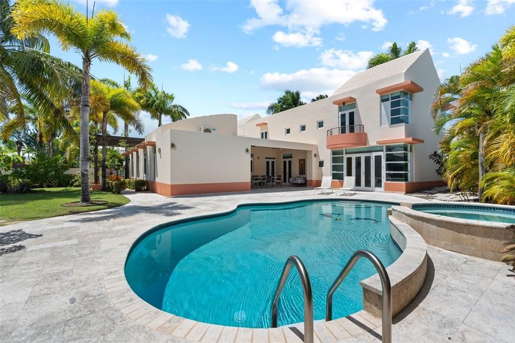 For Sale: $1,750,000 (4 beds, 3 baths, 5426 Square Feet)