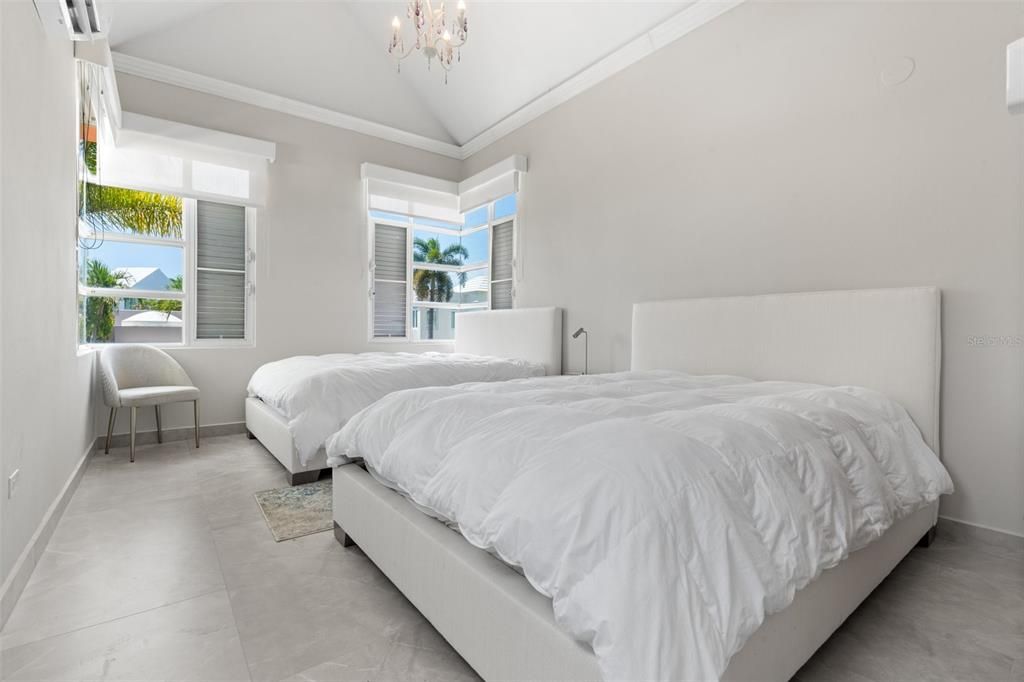 For Sale: $1,750,000 (4 beds, 3 baths, 5426 Square Feet)