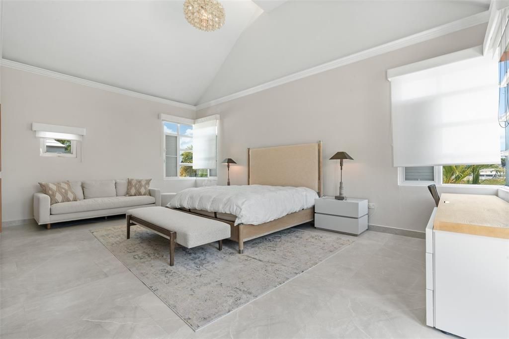 For Sale: $1,750,000 (4 beds, 3 baths, 5426 Square Feet)