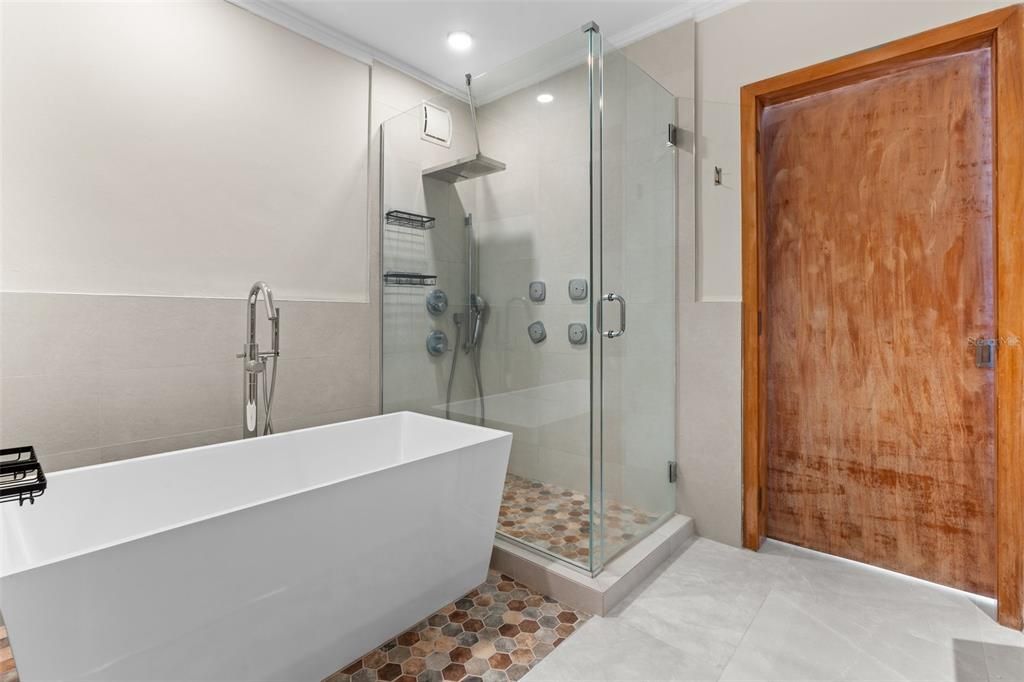 For Sale: $1,750,000 (4 beds, 3 baths, 5426 Square Feet)