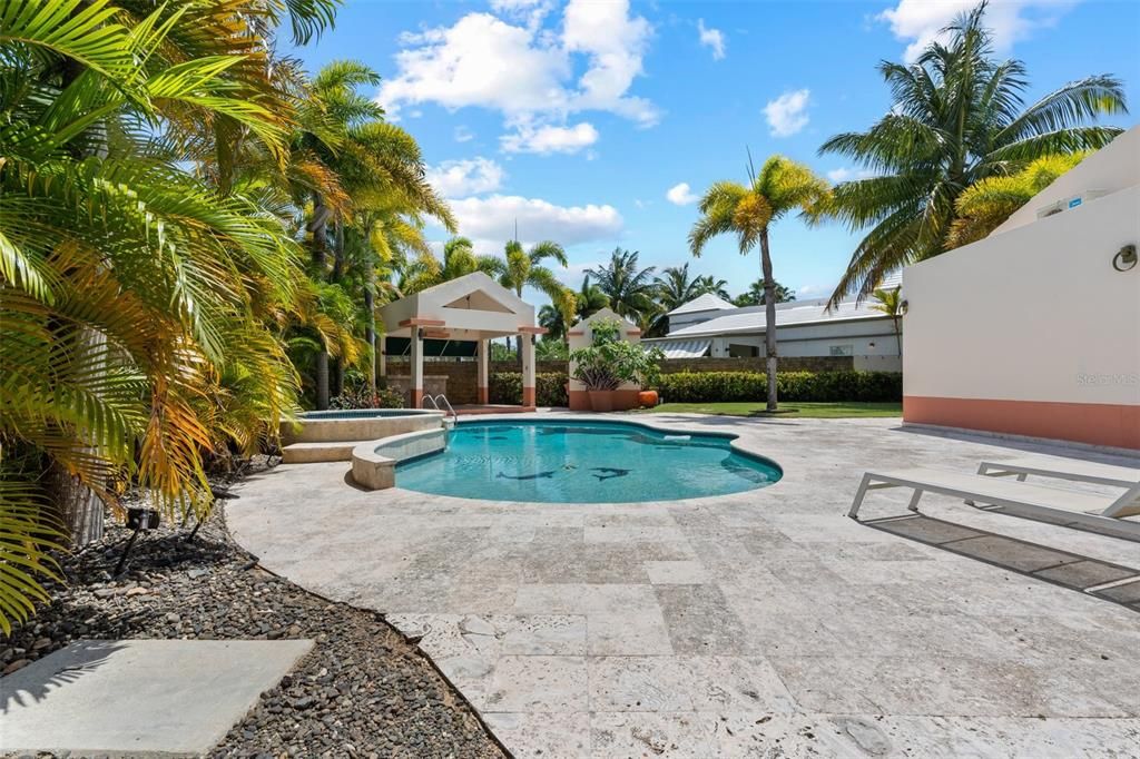 For Sale: $1,750,000 (4 beds, 3 baths, 5426 Square Feet)