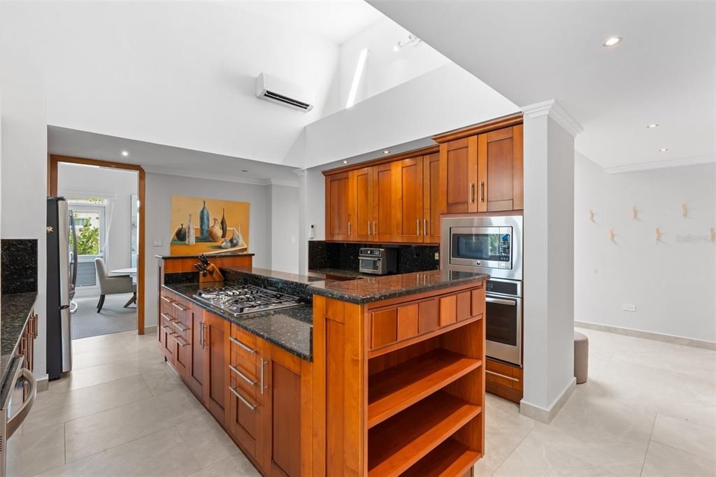 For Sale: $1,750,000 (4 beds, 3 baths, 5426 Square Feet)