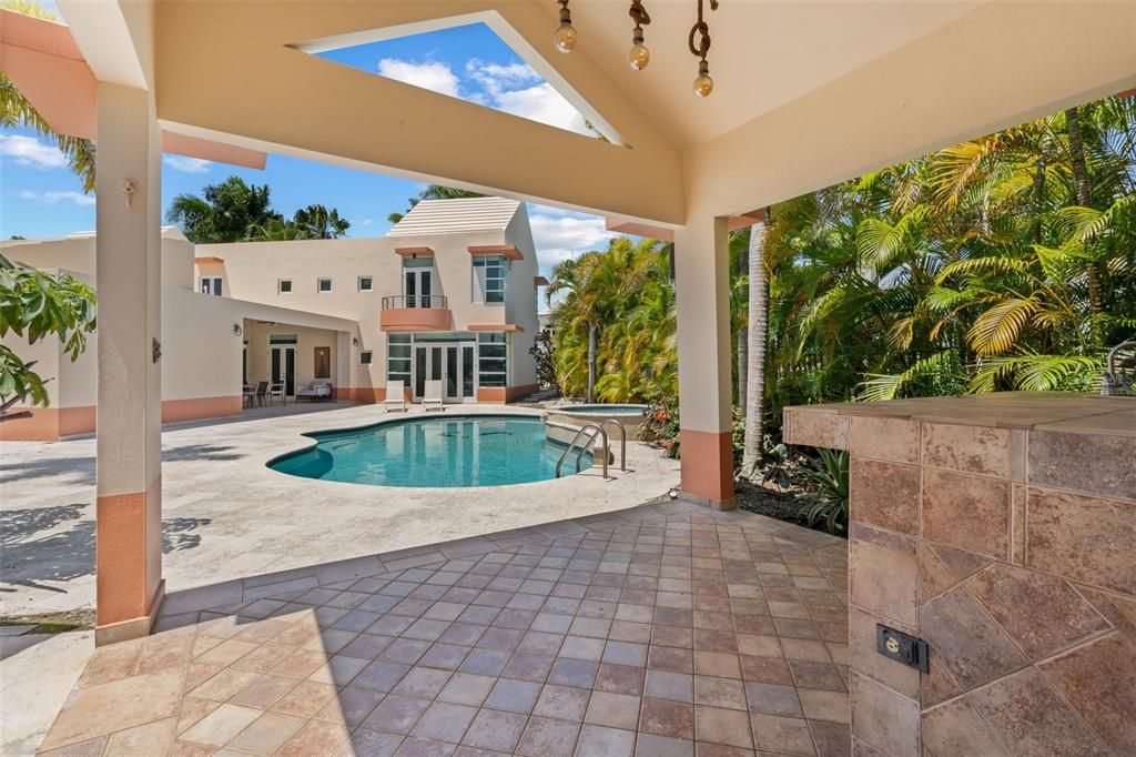 For Sale: $1,750,000 (4 beds, 3 baths, 5426 Square Feet)