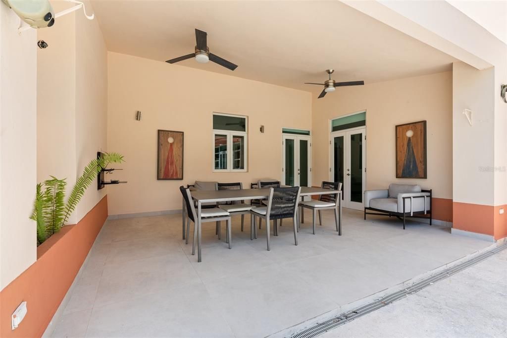 For Sale: $1,750,000 (4 beds, 3 baths, 5426 Square Feet)