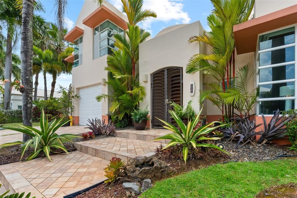 For Sale: $1,750,000 (4 beds, 3 baths, 5426 Square Feet)