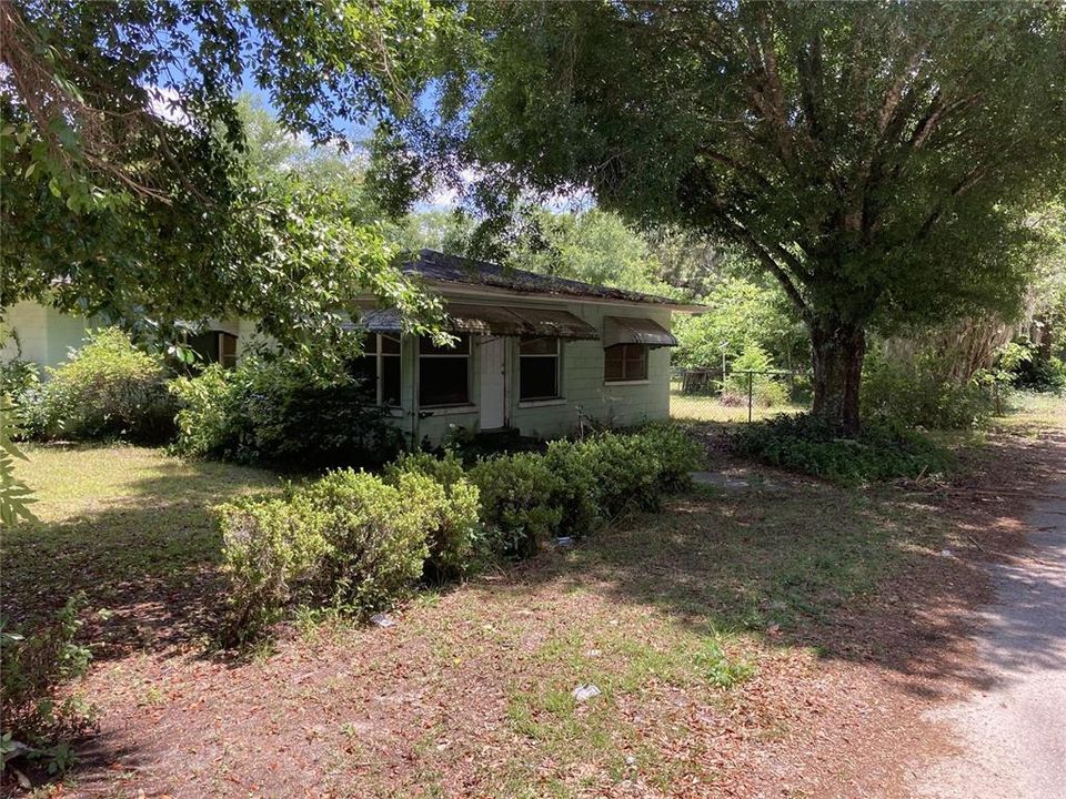 For Rent: $700 (3 beds, 1 baths, 1353 Square Feet)