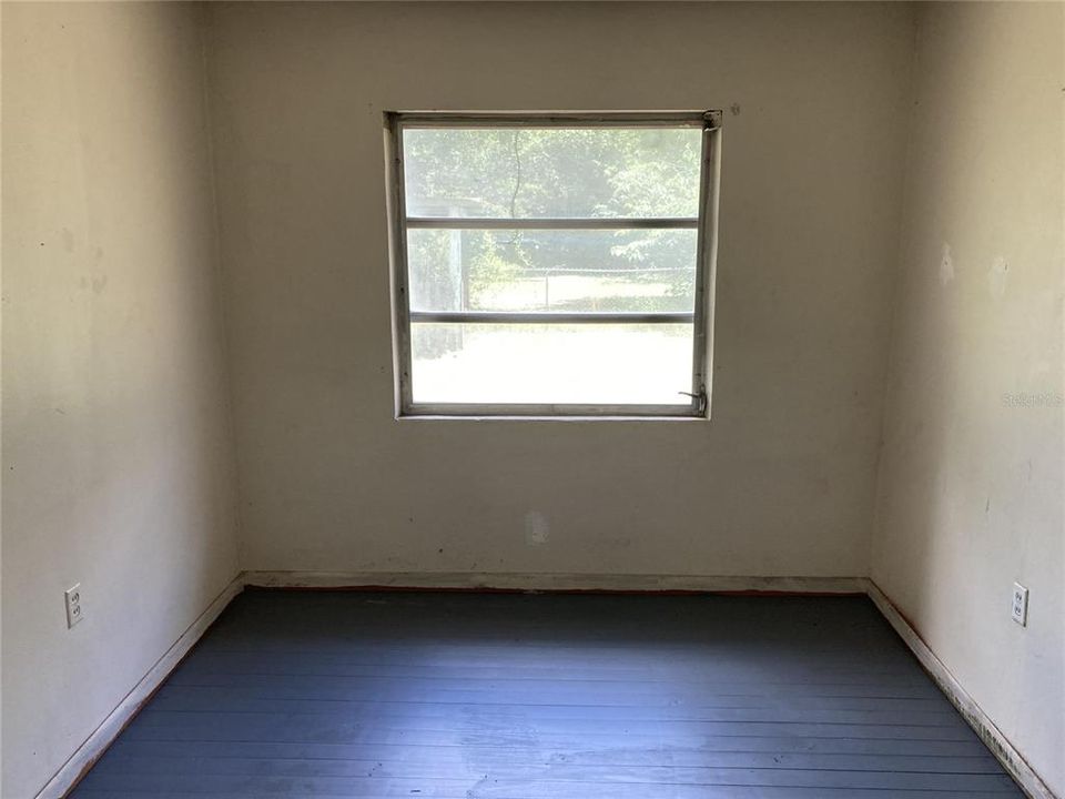 For Rent: $700 (3 beds, 1 baths, 1353 Square Feet)