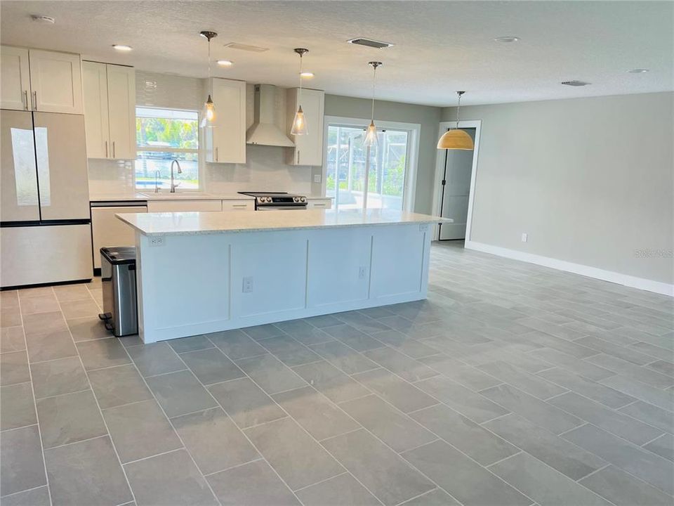 Active With Contract: $565,000 (4 beds, 2 baths, 1646 Square Feet)