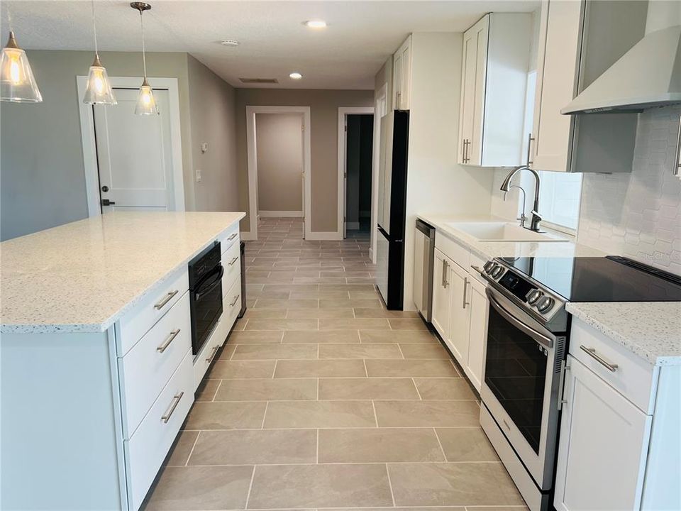 Active With Contract: $565,000 (4 beds, 2 baths, 1646 Square Feet)