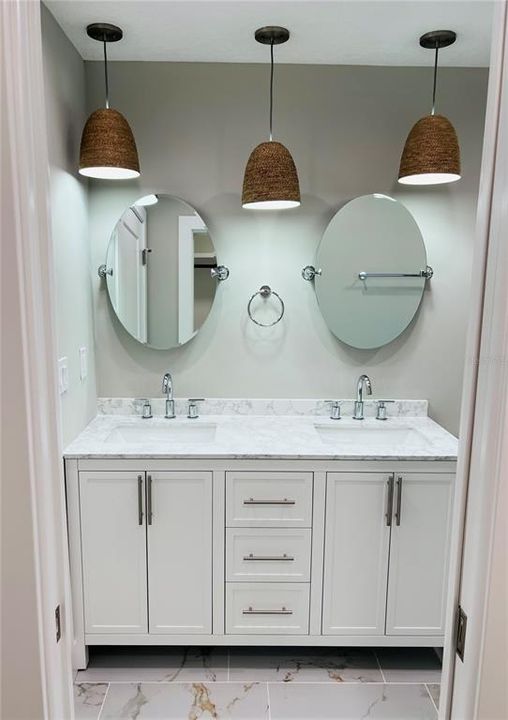 Active With Contract: $565,000 (4 beds, 2 baths, 1646 Square Feet)