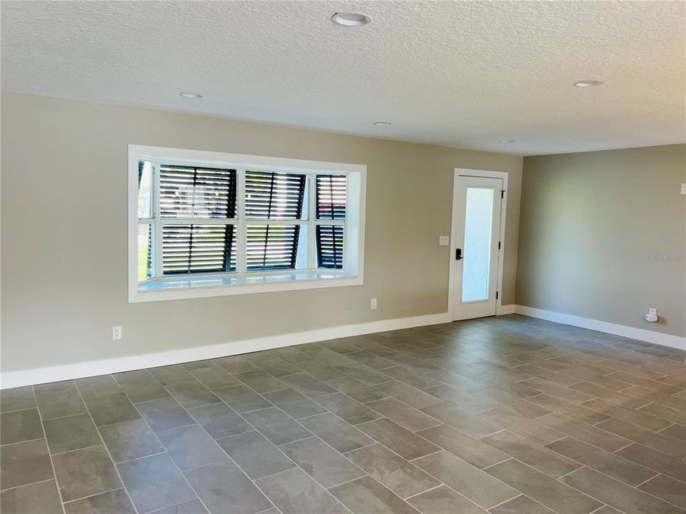 Active With Contract: $565,000 (4 beds, 2 baths, 1646 Square Feet)