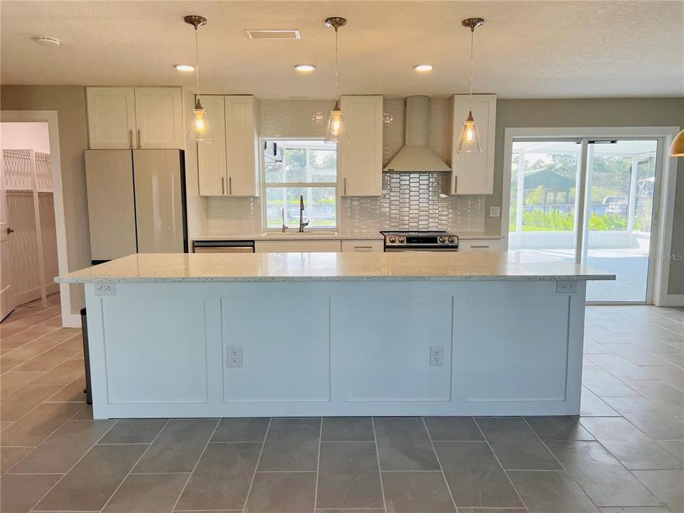 Active With Contract: $565,000 (4 beds, 2 baths, 1646 Square Feet)