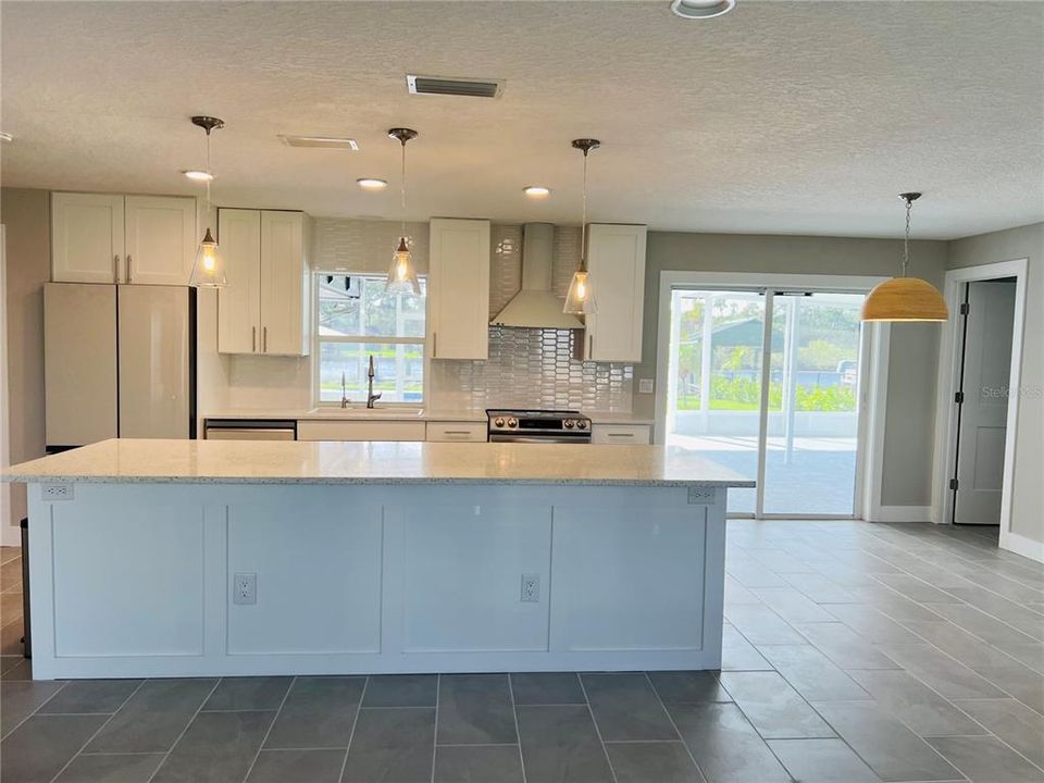 Active With Contract: $565,000 (4 beds, 2 baths, 1646 Square Feet)