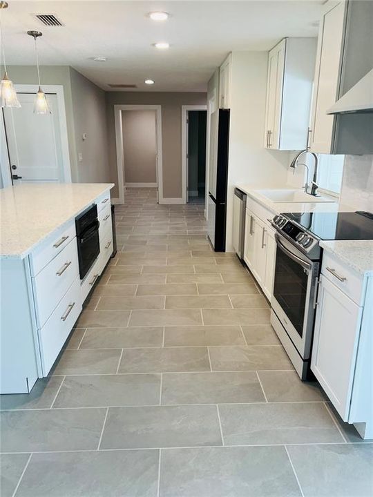 Active With Contract: $565,000 (4 beds, 2 baths, 1646 Square Feet)