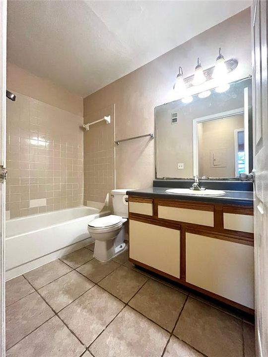 На продажу: $89,900 (1 спален, 1 ванн, 627 Квадратных фут)