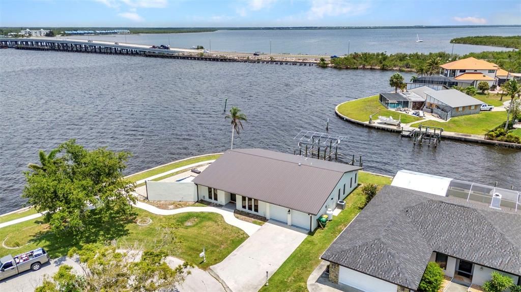 Recently Sold: $775,000 (3 beds, 3 baths, 2352 Square Feet)