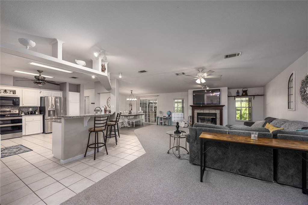 For Sale: $382,000 (4 beds, 3 baths, 2704 Square Feet)