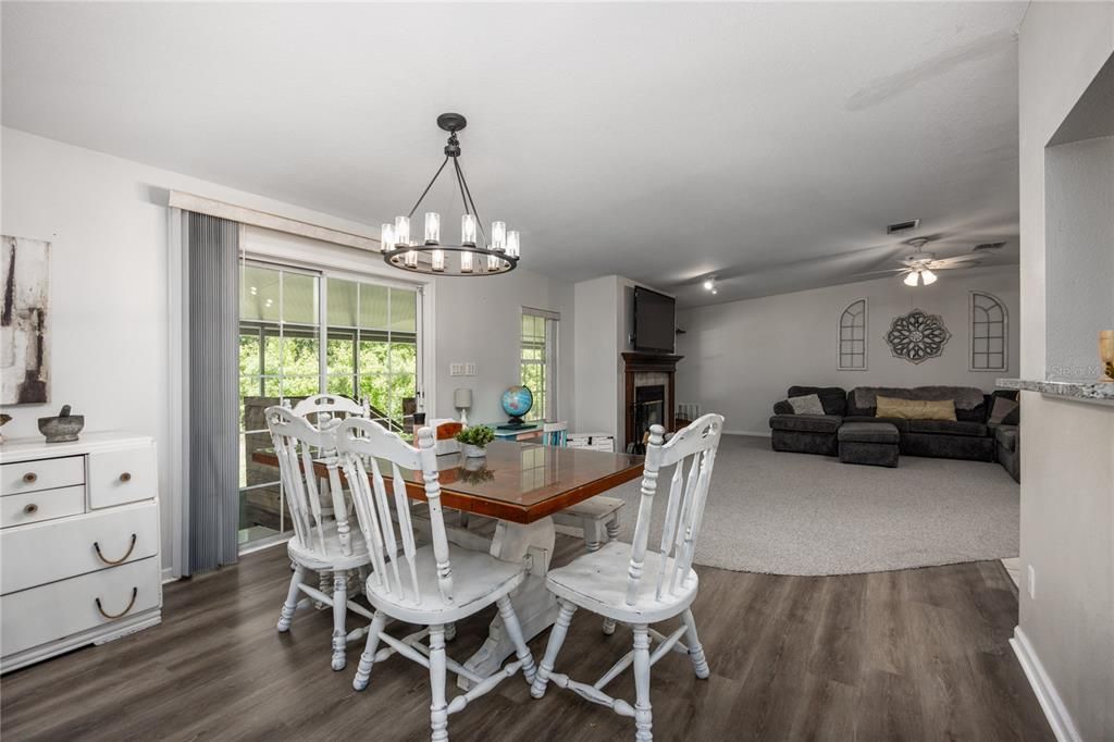 For Sale: $382,000 (4 beds, 3 baths, 2704 Square Feet)