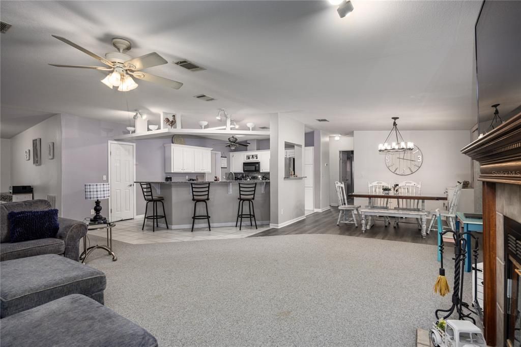 For Sale: $382,000 (4 beds, 3 baths, 2704 Square Feet)