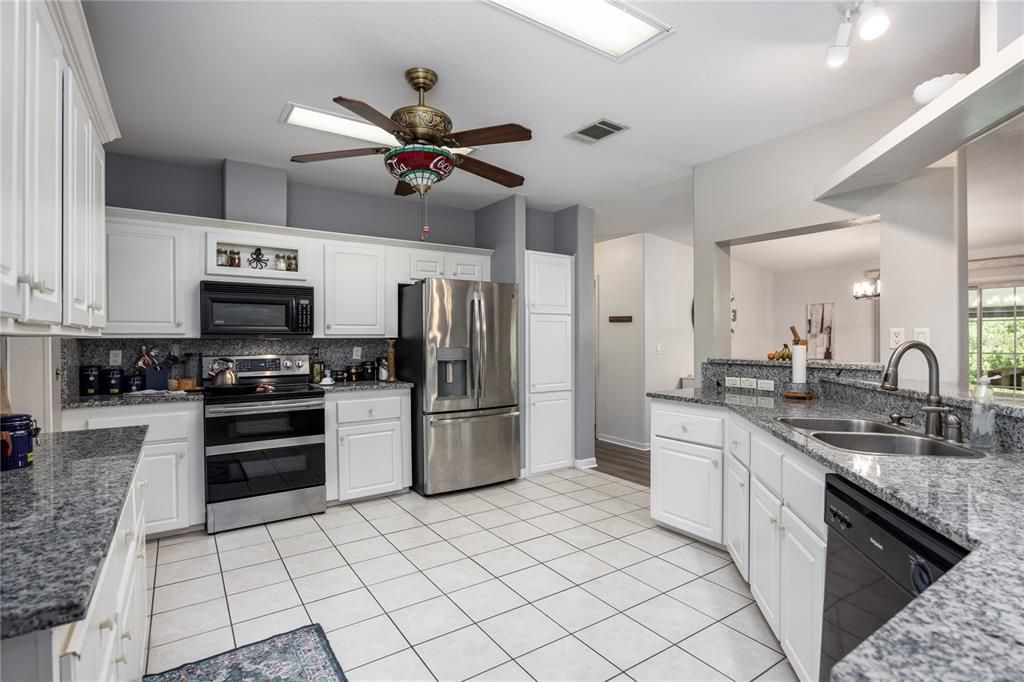 For Sale: $382,000 (4 beds, 3 baths, 2704 Square Feet)