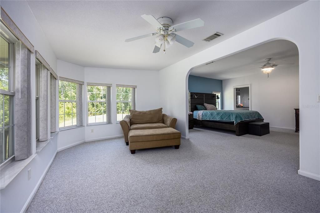 For Sale: $382,000 (4 beds, 3 baths, 2704 Square Feet)