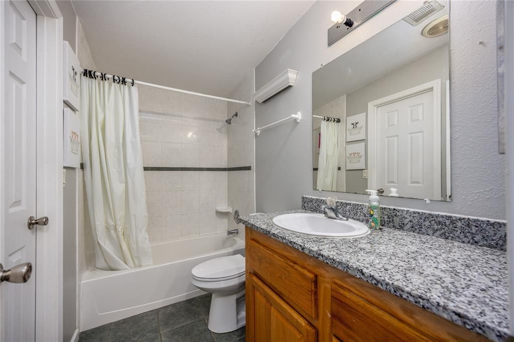 For Sale: $382,000 (4 beds, 3 baths, 2704 Square Feet)