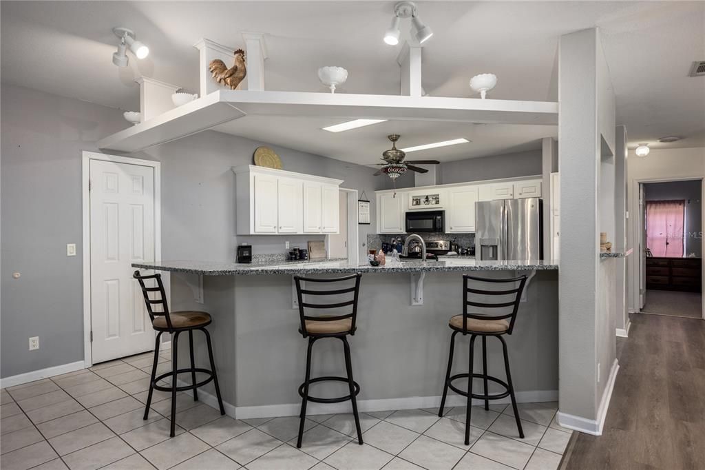 For Sale: $382,000 (4 beds, 3 baths, 2704 Square Feet)