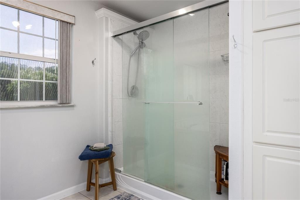 For Sale: $382,000 (4 beds, 3 baths, 2704 Square Feet)