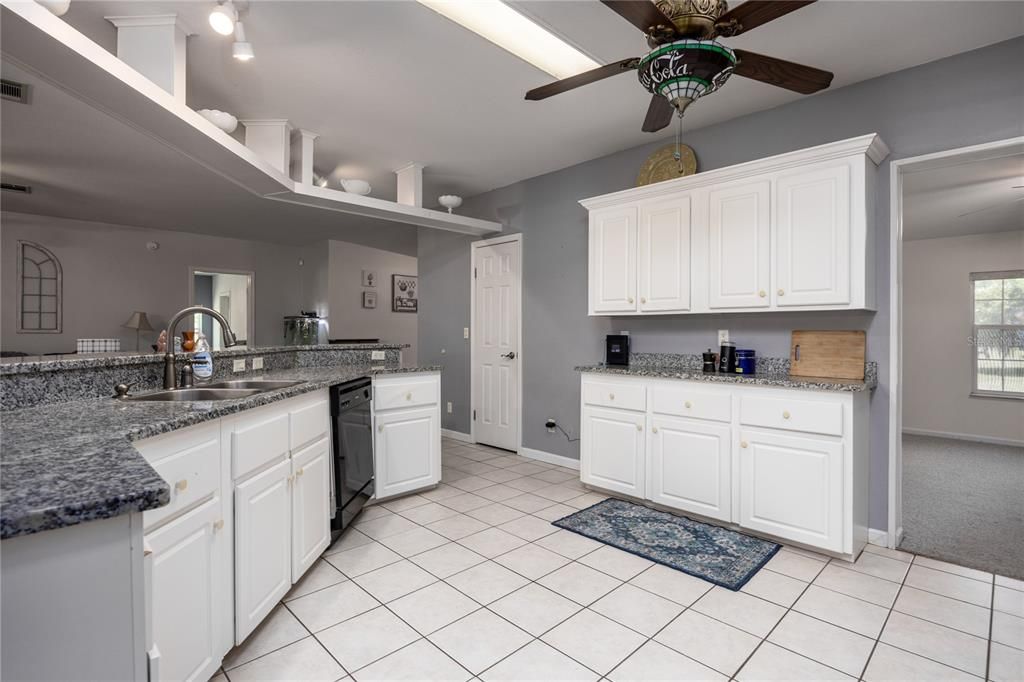 For Sale: $382,000 (4 beds, 3 baths, 2704 Square Feet)