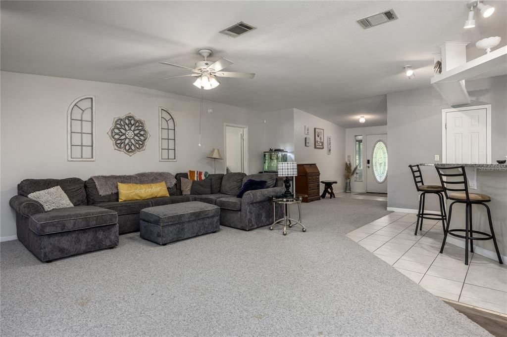 For Sale: $382,000 (4 beds, 3 baths, 2704 Square Feet)