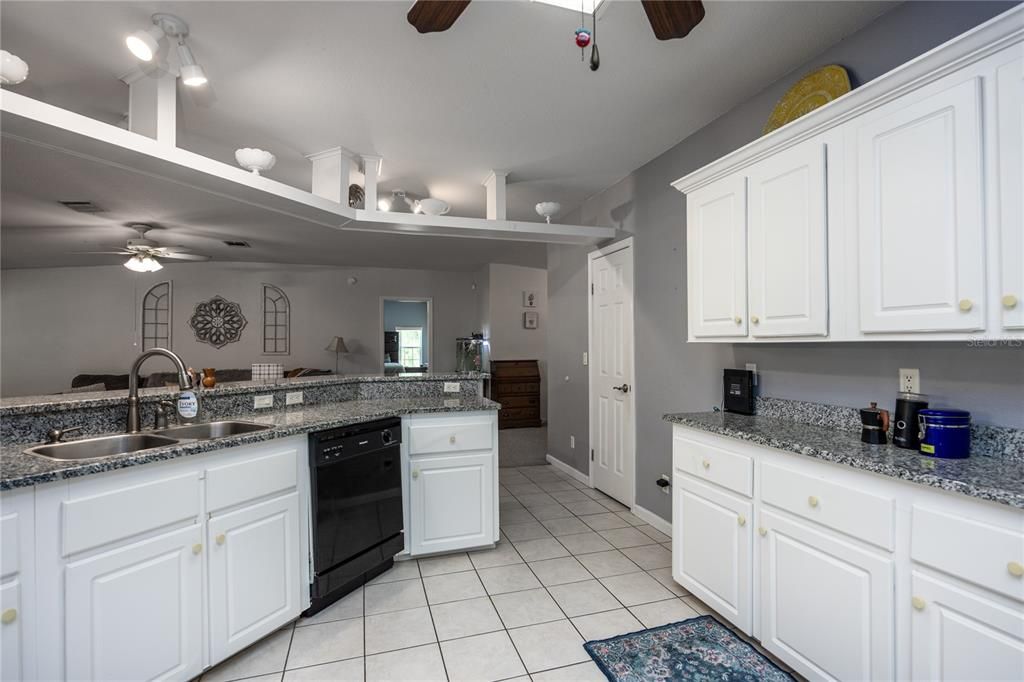 For Sale: $382,000 (4 beds, 3 baths, 2704 Square Feet)