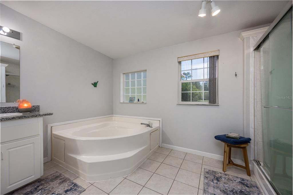 For Sale: $382,000 (4 beds, 3 baths, 2704 Square Feet)