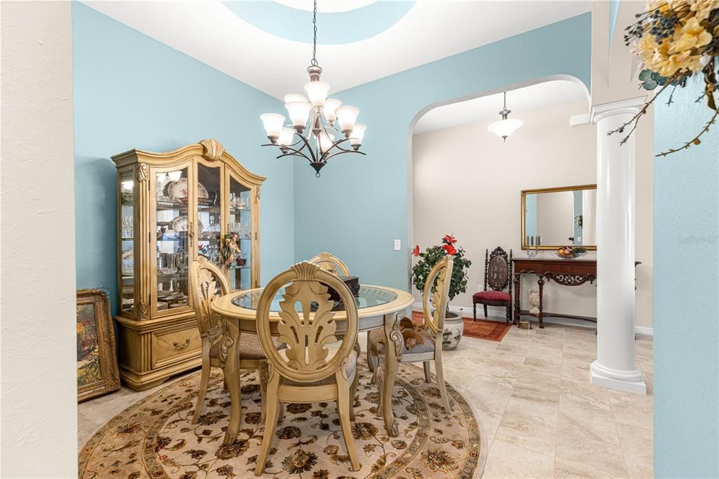 合同活跃: $475,000 (3 贝兹, 2 浴室, 1858 平方英尺)