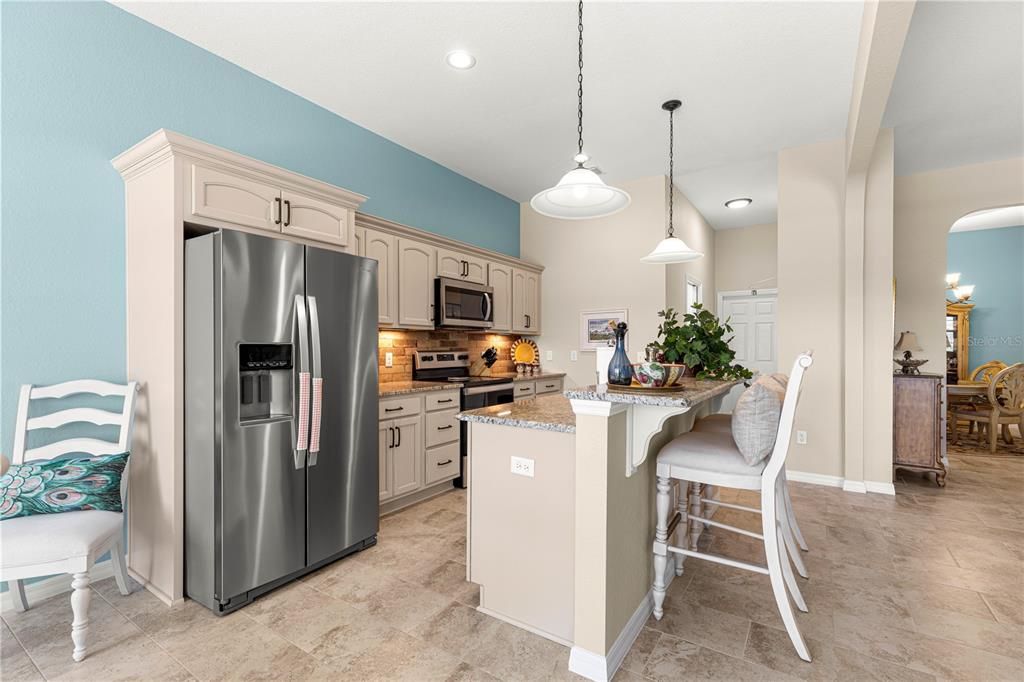 合同活跃: $475,000 (3 贝兹, 2 浴室, 1858 平方英尺)