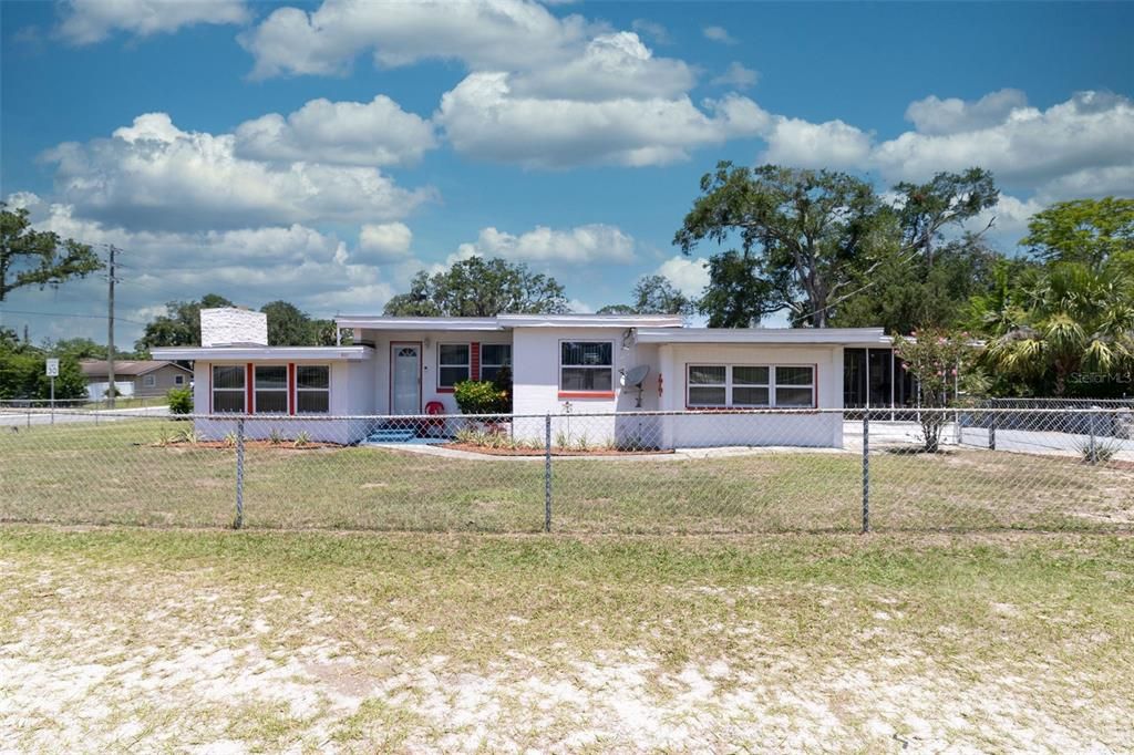 Active With Contract: $170,000 (3 beds, 1 baths, 1537 Square Feet)