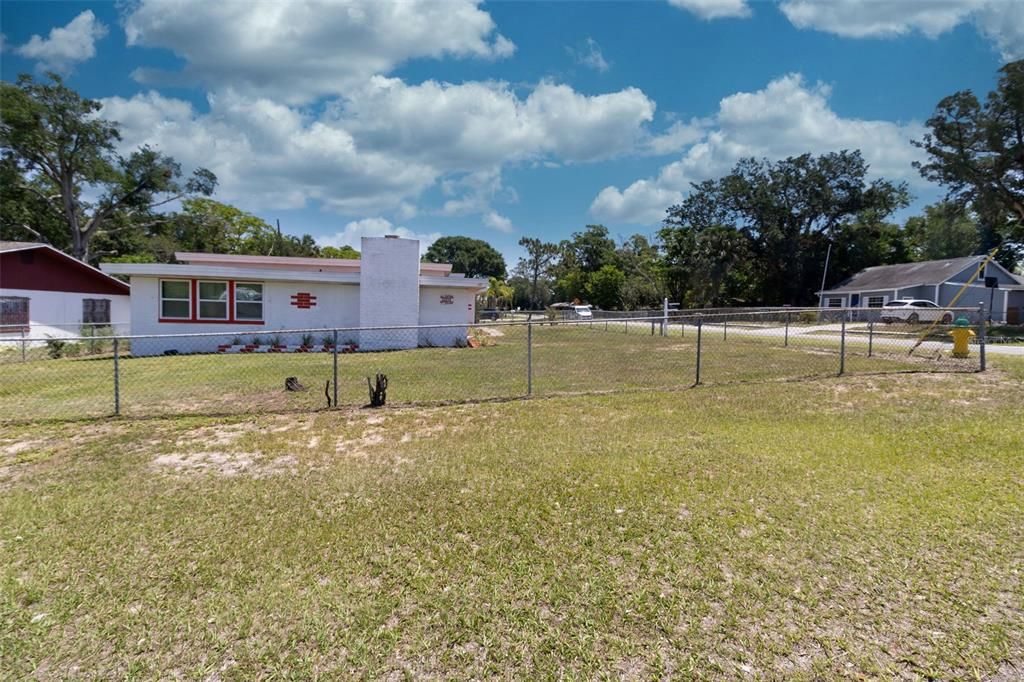 Active With Contract: $170,000 (3 beds, 1 baths, 1537 Square Feet)