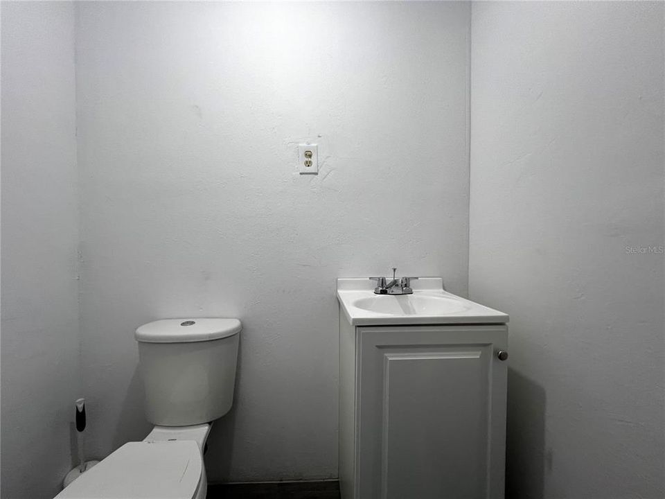 Active With Contract: $170,000 (3 beds, 1 baths, 1537 Square Feet)